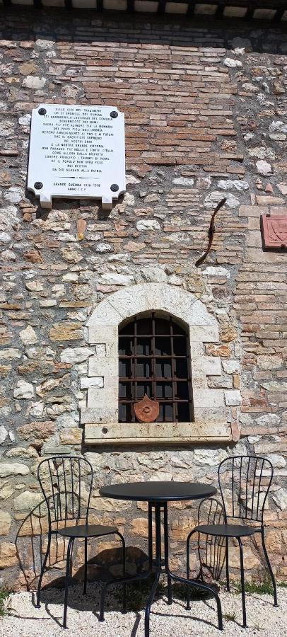 Domus Antiqua Bed & Breakfast Spello Buitenkant foto